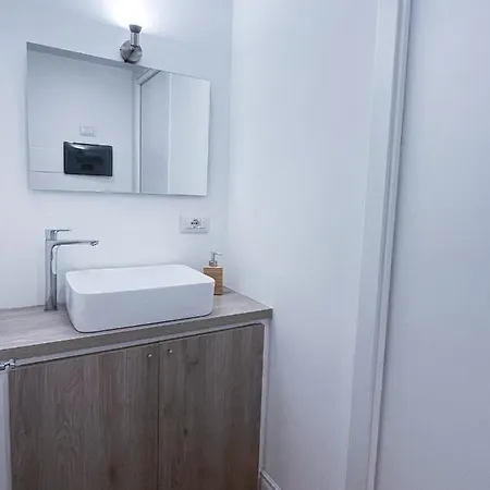 Cozy Close To Centrale - Loreto Holiday home