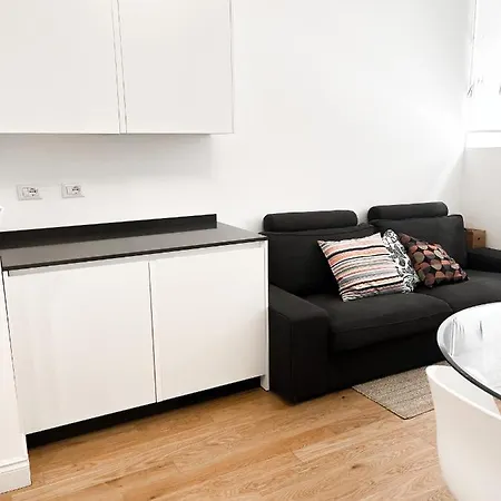 Cozy Close To Centrale - Loreto Milan