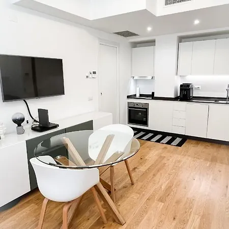 Cozy Close To Centrale - Loreto Holiday home Milan